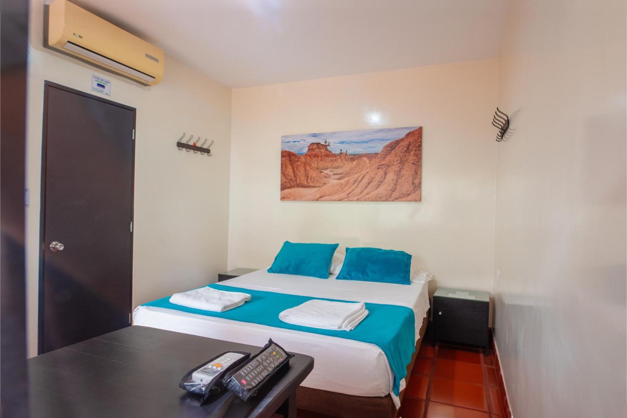 Hotel Villa Paraiso Villavieja Ngoại thất bức ảnh