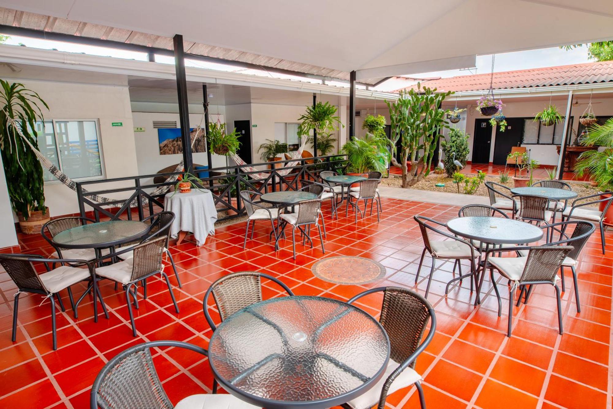 Hotel Villa Paraiso Villavieja Ngoại thất bức ảnh