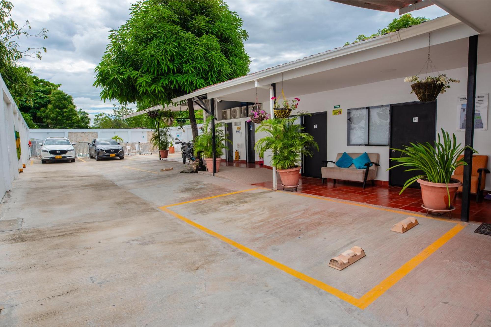 Hotel Villa Paraiso Villavieja Ngoại thất bức ảnh