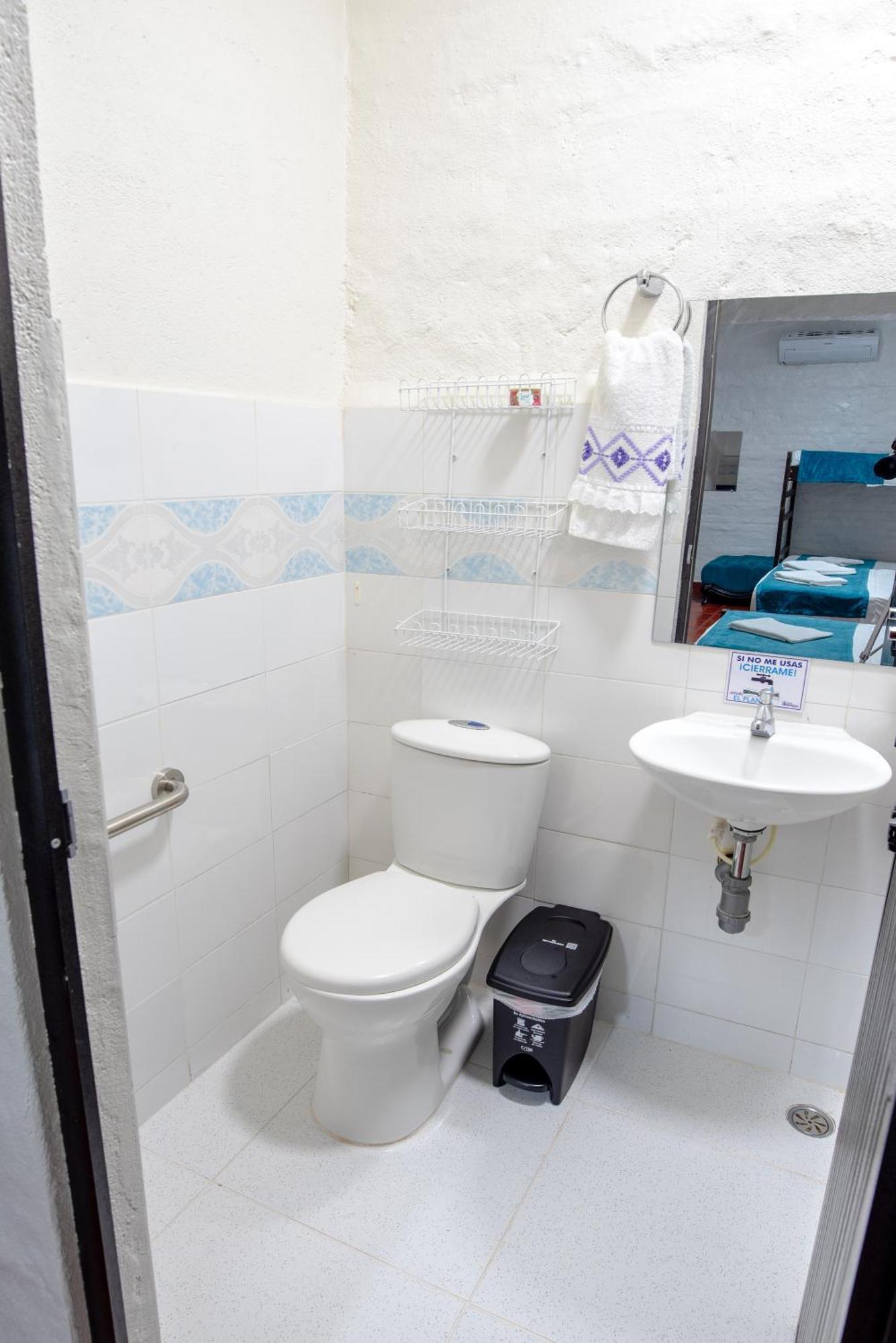 Hotel Villa Paraiso Villavieja Ngoại thất bức ảnh